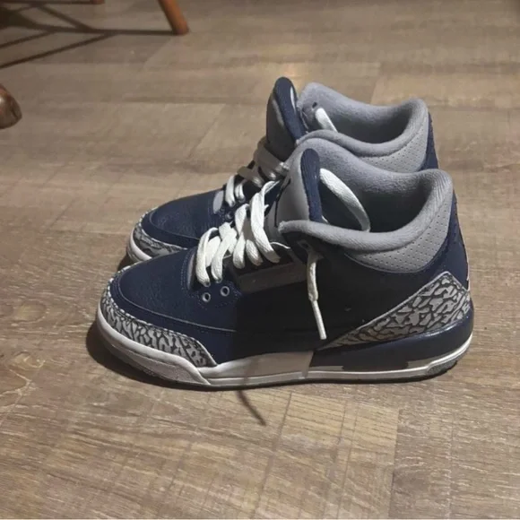 Jordan 3 Retro Georgetown 2021 - Picture 3 of 4